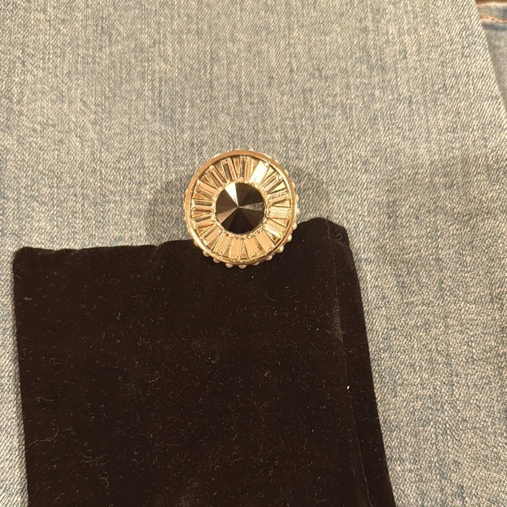 St John Elegant Gold and Black Women's Ring